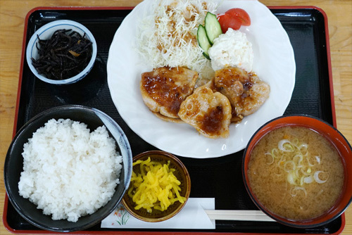 茨城県下妻市のグルメ・休憩処ゑびすやの焼肉定食