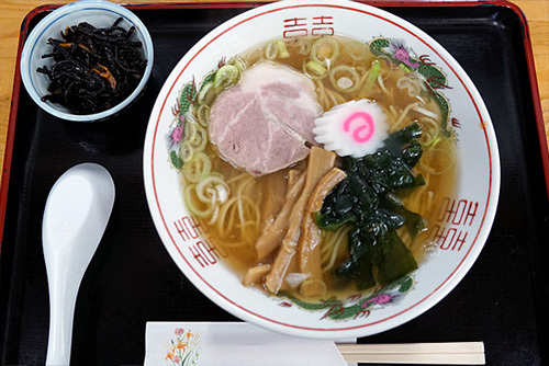 茨城県下妻市大宝八幡宮参拝グルメ・休憩処ゑびすやラーメン